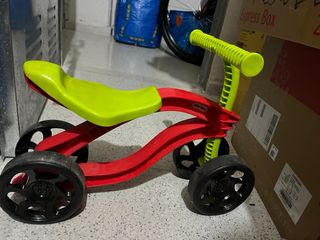 Bici sin pedales verde y roja