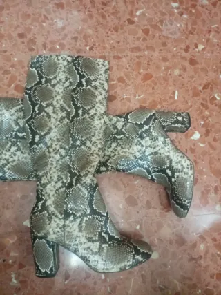 Botas imitación serpiente tacón