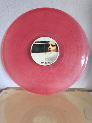 Noe – Love Is On Fire