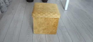 Taburete de terciopelo amarillo