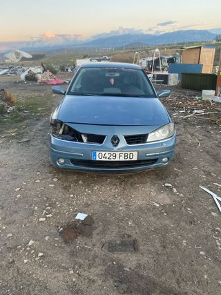 Renault Laguna 1.9 dCi Radiator 80€ Faro  30€ Capo