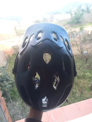 Casco de bicicleta negro