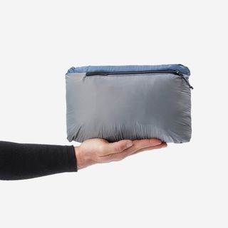 Chaqueta acolchada de montaña y trekking con capucha