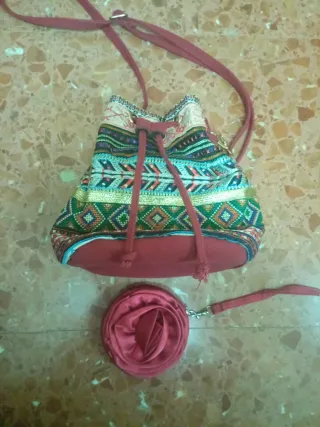 Bolso étnico multicolor con asa El pequeño de form