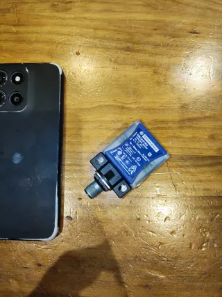 Sensor Inductivo Telemecanique XS6C2A4PCM12