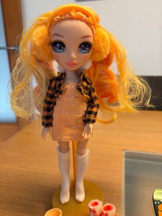 Poppy Rainbow High Muñeca esquiadora