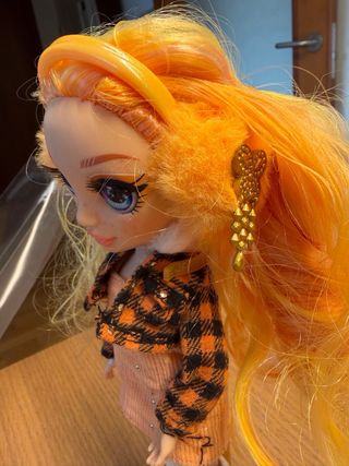 Poppy Rainbow High Muñeca esquiadora