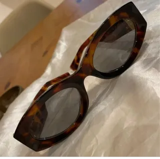 Gafas de sol Miu Miu Tortoise y Doradas