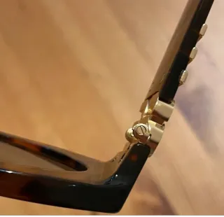 Gafas de sol Miu Miu Tortoise y Doradas