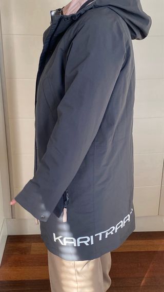 Parka Kari Traa gris talla M