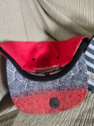 Lote 3 Gorras Planas Miami Heat y Bulls