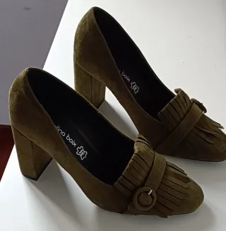 Zapatos tacón Carolina Boix verde oliva talla 39