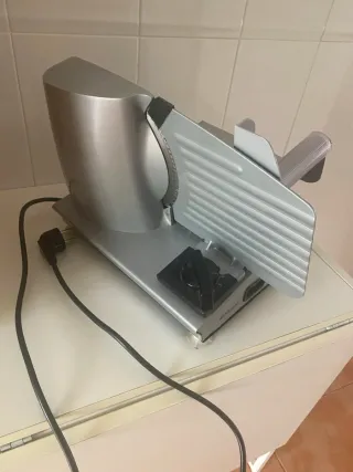 Cortadora de fiambres y pan