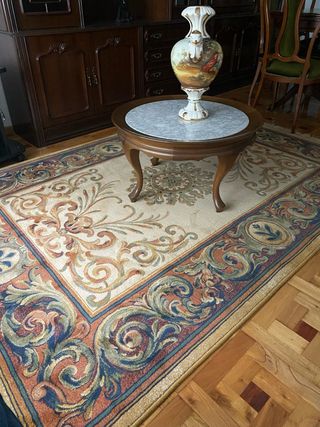 Alfombra de lana beige y multicolor