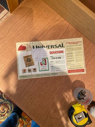 Alfombra de lana beige y multicolor