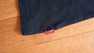 Maglietta Levi's Ragazza 14 Anni Nera Con Scritta