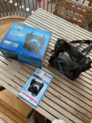 Fodero Acquatico DiCAPac per Fotocamera Reflex