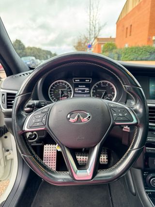 Infiniti Q30 S sport 2016