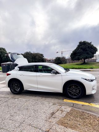 Infiniti Q30 S sport 2016