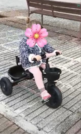 Triciclo KindeKraft Rosa/Negro Modificable