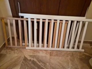 Cuna con estrellas azules de micuna y colchón