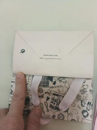 Caja Tous pequeña 5€ cada bolsa o joyero.