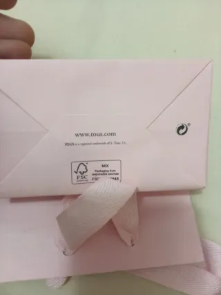 Caja Tous pequeña 5€ cada bolsa o joyero.