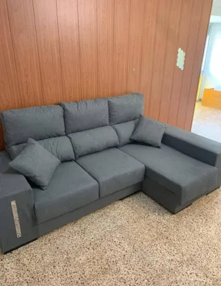 Sofá chaiselongue gris tela