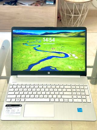 Hp notebook 15- como nuevo