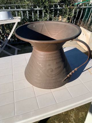 Grande conca antica in rame decorata