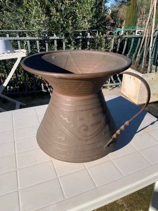 Grande conca antica in rame decorata