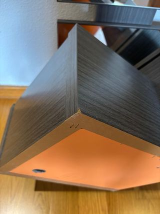 Mueble recibidor con espejo gris y naranja