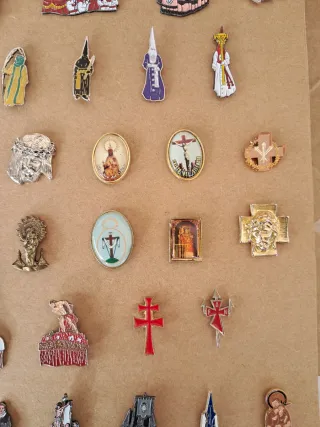 Lote pins religiosos