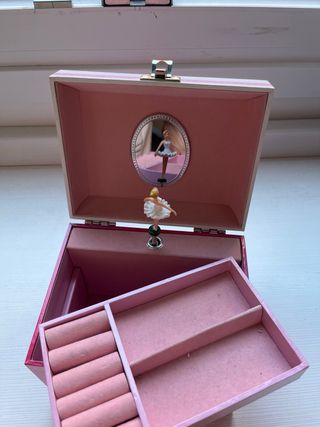 Joyero bailarina con música