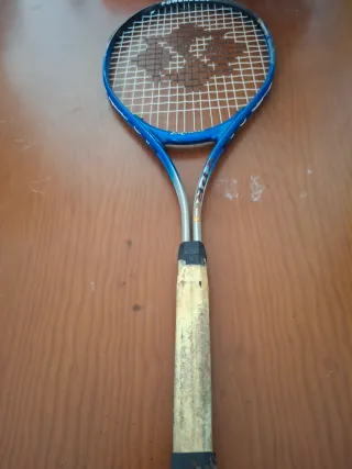 Raqueta de tenis azul