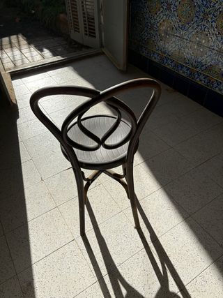 Silla Thonet antigua de madera