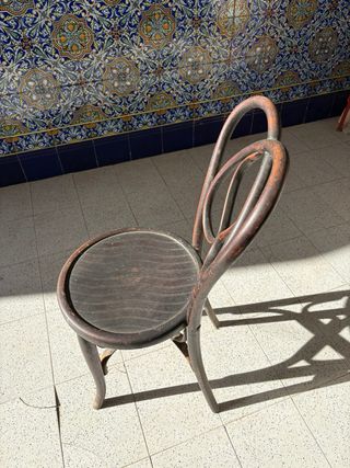 Silla Thonet antigua de madera