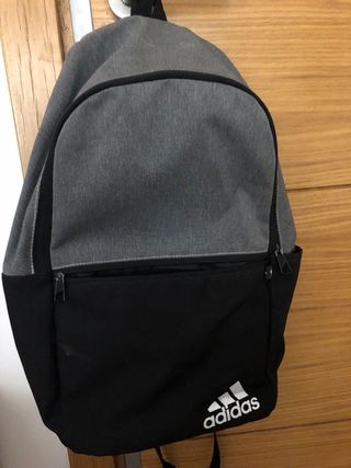 Mochila Adidas Gris y Negra