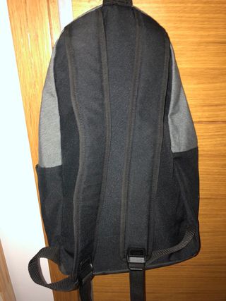 Mochila Adidas Gris y Negra
