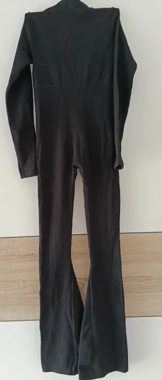 Macacão compressivo boca de sino preto