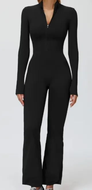 Macacão compressivo boca de sino preto