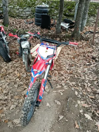 Pit Bike Roan 125cc Roja y Blanca