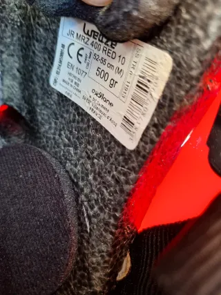 Casco de esquí Wedze rojo con pegatinas y gafas