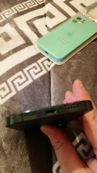 iPhone 12 Pro 512 GB con custodie e protezione per lo schermo