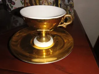 Juego de café de porcelana dorado