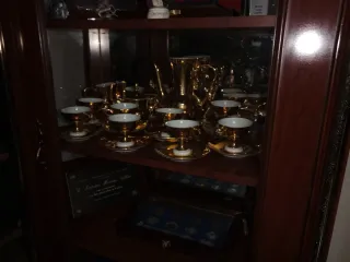 Juego de café de porcelana dorado