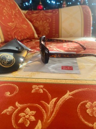 Occhiali da sole marroni