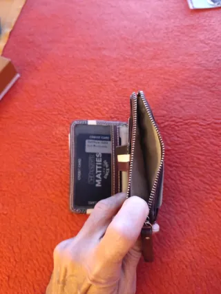 Billetera tarjetero marrón marca Matties