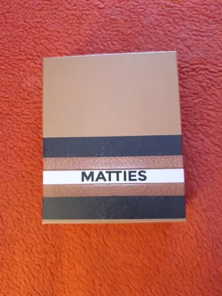 Billetera tarjetero marrón marca Matties