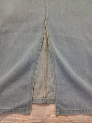 Falda larga vaquera azul con abertura